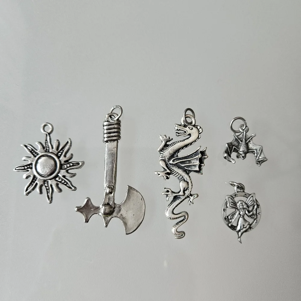 Necklace charm collection - Picture 1 of 1